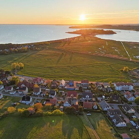 Schicke Fewo Mit Terrasse, Gratis Nutzung Vom Ahoi Erlebnisbad Und Sauna In Sellin - Haus De Niege Wech Fewo 02 Thiessow Esterno foto